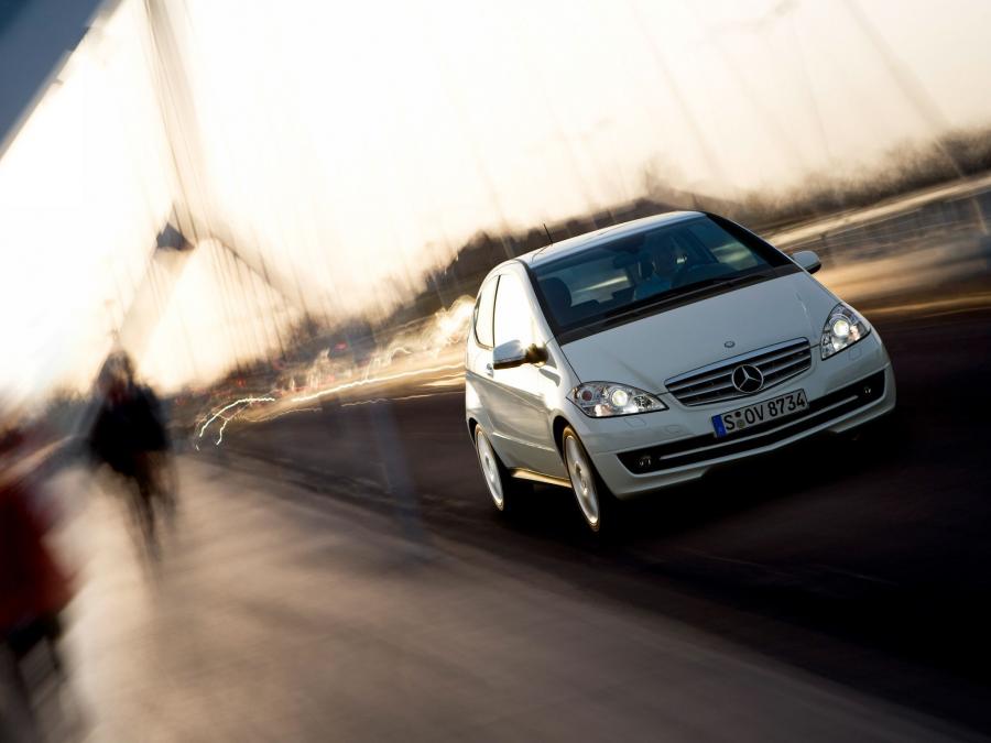  Mercedes-Benz A170 3-Door 2008 года  (фото 4 из 12)